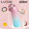 Su Şişeleri Lusqi 650ml Hava Aromalı Şişe 1 PC Rastgele Lezzet Pods ile Açık Fitness BPA ÜCRETSİZ için Spor Saman Kupası Tritan