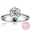 Cluster anneaux diamant de mosanite pour femmes 0,5 Engagement Round Cut Solitaire Ring Real 925 Silt Silver Wholesale Bijoux