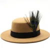 Neue Vintage -Hut -Herren rollten Brim Filz Fedora Hut mit Feather Gentleman Church Cap Trilby Jazz Hüte