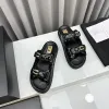 Domande Designer Sandals pantofole autentica in pelle Nera Bianca Donne Frt Strap Beach Sliders Fi Summer Scarpe dimensioni 35-42 H8RF#