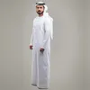 Nationaal kostuum mannen moslimkleding witte jubba thobe lange mouwen gewaden dubai Midden -Oosten mannen islamitisch Arabisch kaftan hoofddeksel 240506
