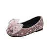 Zapatillas de zapatillas Airyfu Spring Lden Bow Princess Shoes Chicas Colorido de cuero de lentejuelas Nuevos para niños Boda suave H807 H240513