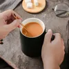 Tazze semplici retrò glassata pura tazza nera tazza di caffè in ceramica in ceramica con cucchiaio di coperchio carino e tazze regalo