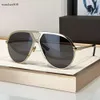 Lunettes de soleil designer pour hommes femmes 1060 mode CR-39 Avant-garde Style Anti-ultraviolet Classic Popularité Metal Metal Oval Big Full Ferme Box Random