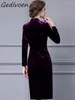 Robes décontractées Gedivoen Automne Fashion Designer Purple Luxury Velvet Robe Femme Ve Ve couche de diamant Sashes Buttocks Slit Slit Long