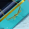 Tiffanncy High End jewelry necklaces for womens V Gold Full Diamond Knot Necklace 18K Rose Gold Cross Light Luxury New Sterling Silver Collar Chain Female Original 1:1