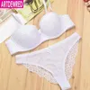 Bras define Artdewred Luxury Lace 1/2 xícara de mulheres sexy lingerie push up sutiã de tamanho grande conjunto de brassiere de 34-42 aC xícara preta branca y240513