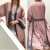 Accueil Vêtements Purple Flower Imprimé de maison Satin Kimono intime Lingerie Long Bathrobe Sexy Verbe Vers de nuit en V Ve