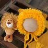 Kläder sätter nyfödda fotografier Animalkläder Lion Doll Plush Hump Hoppsuit svans 4-stycken Set pojkar och flickor baby foton rekvisita klädl2405