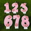 5pcs Kerzen lila rosa Barbei Geburtstag Schöne Geburtstagsnummer Kerzen funkeln für Kuchen -Top -Dekoration Blume reine Biene Honig Kerzen