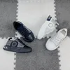 Sapatos infantis de luxo sapatos de designer de sapatos de bebê com diamantes sapatos infantis calçados de tênis de tênis para meninos sapatos para meninos