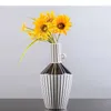Wazony nordycki czarny biały nieregularny wazon kwiatowy