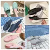 2024 Nieuwe luxe designer Dames Sandaal Zomer slippers voor mannen Paren Indoor Buitenhaai Glaasjes Groen Zwart Grijs Pink Dikke Dikke Soled Shoes Flat Sandals slippers