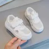 Sneaker Air Mesh Summer Mesh Bambini traspiranti e ragazze Scarpe bianche Masci di moda How Out Childrens Sports Scarpe Casual Preschool Scarpe 21-38 D240513