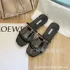 Designer sandals Donne Slifori di ferro Slifori da donna Triangolo Film di vetro trasparente Exposto Temperamento di punta semplice Cool per l'abbigliamento estivo