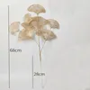 Fleurs décoratives 2pcs L'imitation Golden Flower Ginkgo Leaf Plastic Wood Festival Decoration Wholesale