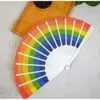 Feest gunsten gay rainbow pride fan plastic botten regenbogen hand fans lgbt evenementen regenbogen thema feesten geschenken 23cm 0510 s s s s s s s s-thema-thema-thema