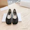 2024 Lady Flat Plat Heel Sandal Luxury Slide Ballet Flat Casual Shoe Slipper Summer Dress Shoes Designer Women Sliders Vintage Sandale Mule Gift Sheep Sheepskin Loafer AAA