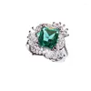 Cluster anneaux élégants carrés vert brillant zircon dames ringards de haute qualité 925 bijoux de mariage plaqué en argent engagement