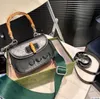 Hot 7A Designer Bag Handväska Kvinnors lyxiga en axelhölje liten väska handväska berömd mode axelväska klassisk plånbok crossbody väska bambu joint bärbar bärbar