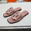 Sandals Designer Slifors Slide femminili Summer Designer piatto retrò famoso sandali versatili versatili pantofole versatili EU35-44