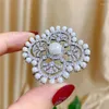 Broches Design pinos de casamento de moda para senhoras Declaração Pearls Flower Geométrico Corto Pin Bouttoniere