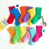 Kindersocken 24 Paar neue Mode Babybabywatte Socken für Mädchen und Kinder spanischer Stil bonbonfarben gestrickt Knie High Christmas Young D240513