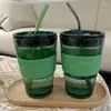 Tasses 450 ml créative en verre vert en silicone en verre tasse de paille de café avec couvercle de bouteille d'eau résistante à la chaleur.