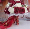 2016 Barato de boda Bouquet Pinkredwhiteburgundy Bridal Bridal Flower Flor Artificial Rose Bouquet Bride Buque de Noiva5989611