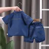 Jungen Fashion Set Children Revers Kurzarm -Taschenjeans Anzug Sommerkinderhemd Casual Hosen zweiteil 12 m5 Jahre alt 240507