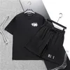 Nouvelle créatrice de concepteurs masculins Summer Beach Shorts Pullover Sportswear Set Letters Imprimé grossistes Fashion Fashion Outdoor Running T-shirt Suisse à manches courtes TT