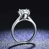 Bröllopsringar Deluxe 18K Platinum Bud Diamond Ring för kvinnor Eviga smycken True 1 karat Mosilicon brudtillbehör Q240511