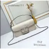 NEUE BOLD BAGS Summer Valentteno Lederkunst Event Handheld Rock White Bag Nationaler Kettenstil Vo Small Lady Handtasche Sticktasche Square Tasche Wolle 2024 4xtk