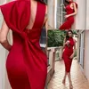 Muhteşem Koyu Kırmızı Donanma Kılıf Kokteyl Elbiseleri Yüksek Mücevher Boyun Saten Diz Uzunluğu Mezun