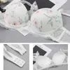 BRAS Sets 2002 Neuankömmlinge 32-42 BCDE Cup G-String Frauen Unterwäsche Plus Größe Print Spitze Bralette BH Set Push Up Dessous Y240513