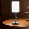 Lâmpadas de mesa Lâmpada de mesa Base de metal de escritório advertida com USB C e uma portas Luz do quarto para o estudo de leitura de elaboração de bancada