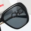 Lunettes de soleil de mode pour femmes lunettes de soleil de créateur de marque homme Voyage de vacances pour femmes verres de soleil Luxury Met Mens Lunes lunettes surdimensionnées surdimensionnées Polarize Shade