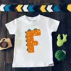 Personnalisé Boys Boys Girls Dinosaur Tshirt mignon Alphabet az Nom personnalisé Kids Tee Tee Funny Children Birthday Dino Gift Tshirt 240514