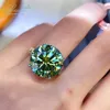 Clusterringen Inboost Classic 925 Silver 10 CT Round Uitstekende Cut Pass Diamond Test Sparkling Green Moissanite Ring voor vrouwen Fijne sieraden