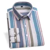 Мужские платья рубашки мужская клетчатка повседневная длинная рубашка оксфордская кармана для одиночной патч -карманная полосатая мода.