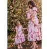 Famille Matching Tenues Famille Look Mom and Daughter Robes Summer Mother Kids Girls Girls Clain à manches Longue Longue fête Costume de mariage Vêtements T240513 T240513