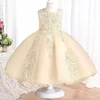 Flickans klänningar Ny barns klänning Spets Flower Wedding Dress Female Piano Performance Dress Halloween Performance Short Girls Clothing Y240514