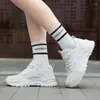 Zapatos casuales blancos para mujeres con sensación de caída 2024 ropa de verano al aire libre para mujeres embarazadas sin deslizamiento ligero suave tenis deportes