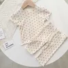 Kläder sätter koreansk stil vår/höst/sommar baby polka dot hemkläder pajamas flickors långa ärm tvådelad kostym