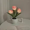 Lampes de table Romantic Tulip Simulate Flower Girl's Tool's Atmosphère Bouton Light Interrupteur Night Lampe Night Multi-Scenes applicable aux ornements