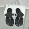 Designer Slippers Platform Flip Flops Femmes Sidles Summer Beach Sandals Patent Leather Slippers Outdoor Letter Chaussures