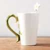 Tasses 2024 EST 3D Bone Chine papillon Flower Coffee Tea tasse Céramique avec cuillère petit-déjeuner tasses de lait cadeau pour les amoureux