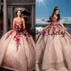 Pretty Rose Gold and Red Lace Quince sukienki 2023 Sweetheart Lace-Up gorset Top Bloskie cekiny Aplikacje Quinceanera Sukienki 2281