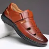 Sandales d'été masculines Hollow Design Business Casual Leather Chaussures Basqueurs Breakables confortables Solides non glissées Flats masculins SHOESSANDALS SAA