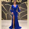 Royal Blue Mermaid Women aftonklänning 2023 Långa ärmar V Neck Side Slit Satin Lace Applique Formal Prom Party Gowns Robe de Soiree 221b